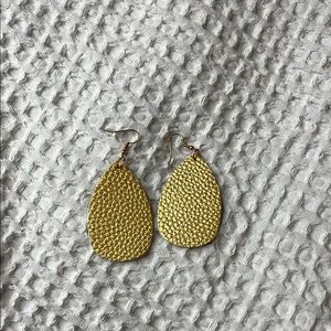 Elegant Gold Teardrop Earrings